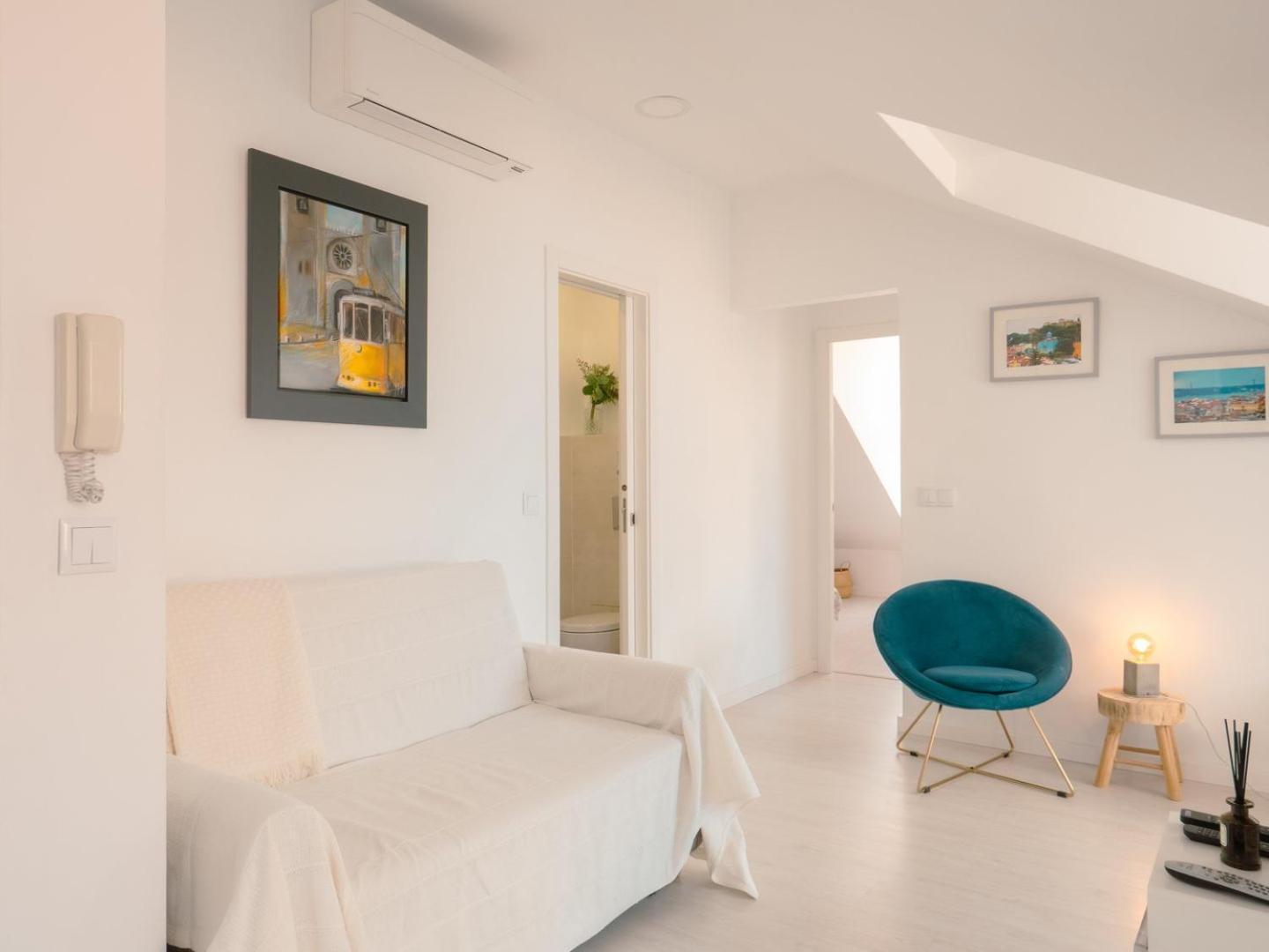 Apartamento Charming 2br Steps From Castelo De S. Jorge | By Airnest