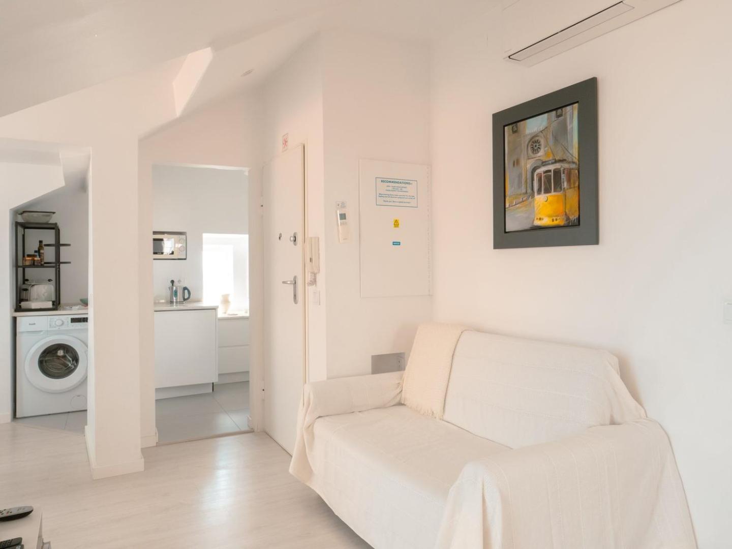Charming 2br Steps From Castelo De S. Jorge | By Airnest Apartamento Lisboa